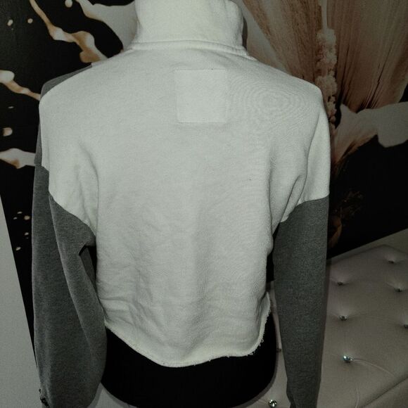 Hollister crop top - Picture 3 of 4